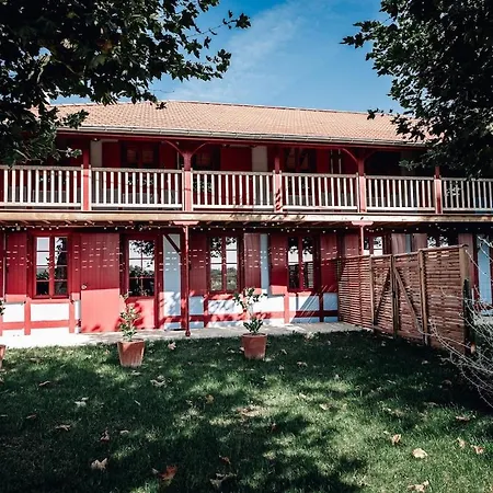 Maison Bleue Ouest بيت للعطل *