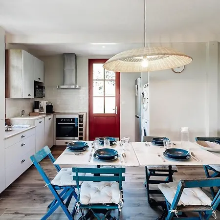 Holiday home Maison Bleue Ouest *