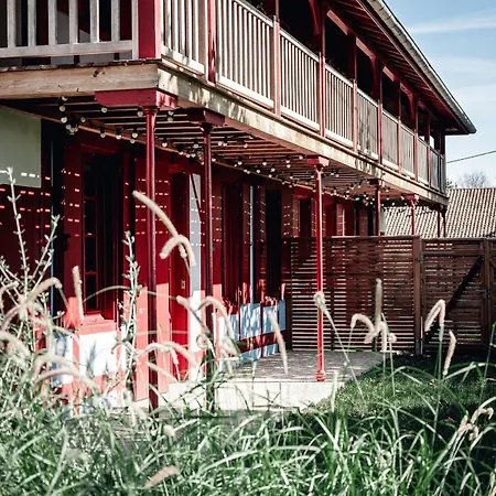 Maison Bleue Ouest * سان جوليان-أون-بورن